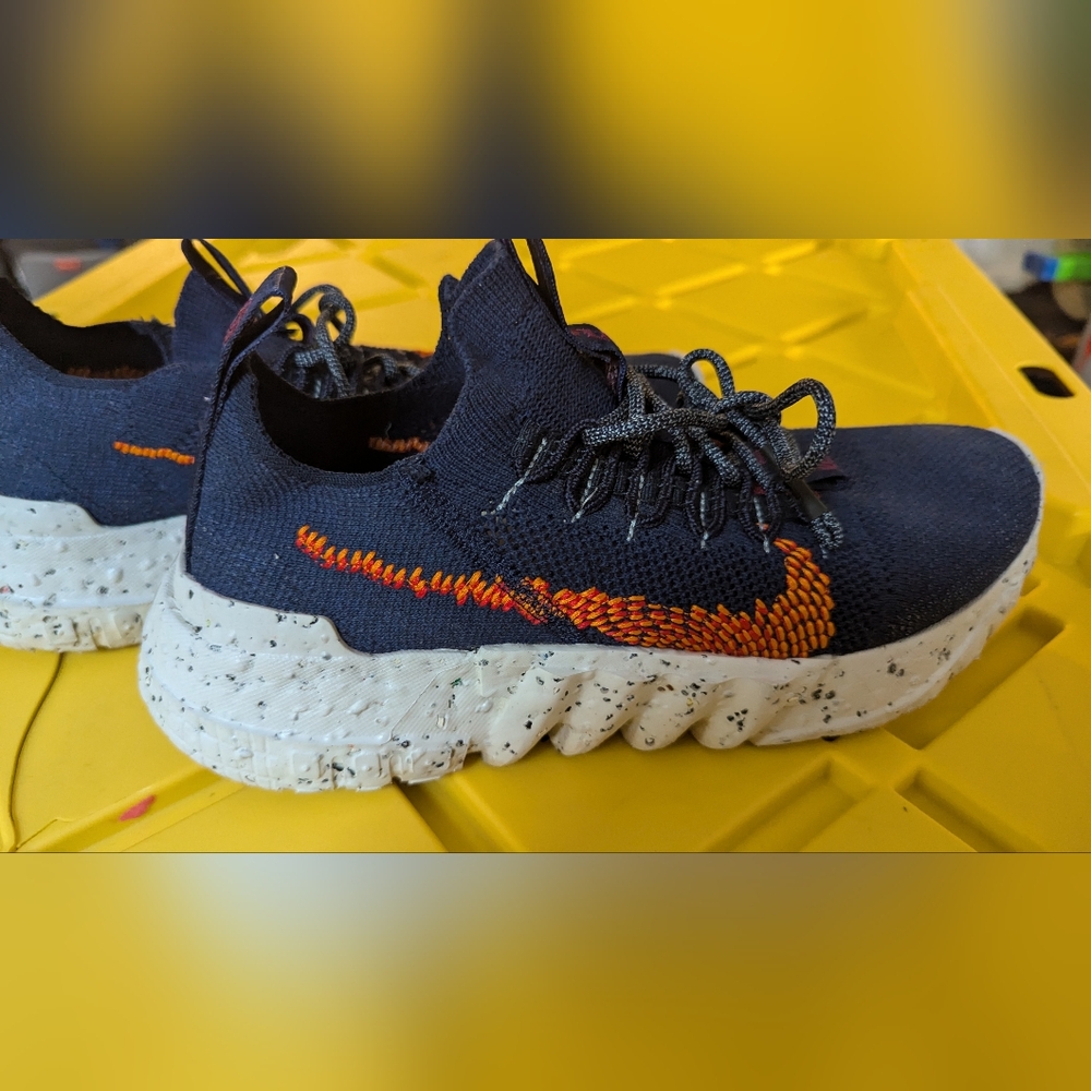 Nike Space Hippie 01